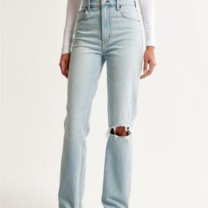 Abercrombie and Fitch Curve Love Ultra High Rise 90s Straight Jean Size 30